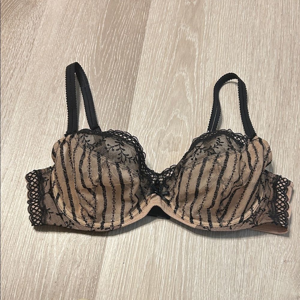 Victoria's Secret Lingerie Full Cup Embroidered Demi Bra Sz 38C